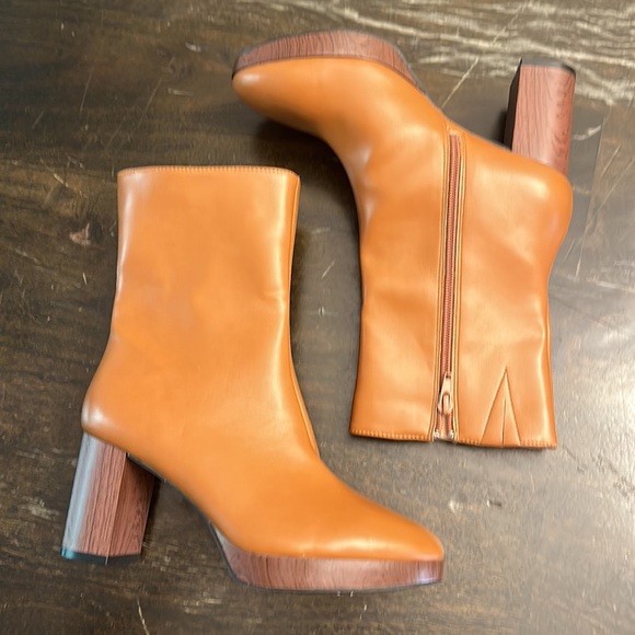 NEW $130 Journee Collection Romer Platform Tan brown ankle boot women size 7 - Picture 7 of 8